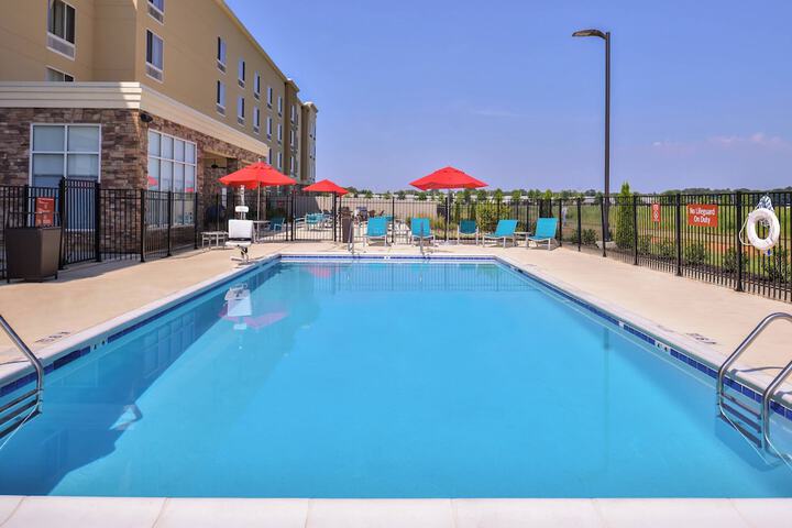 Pool 4 of 33