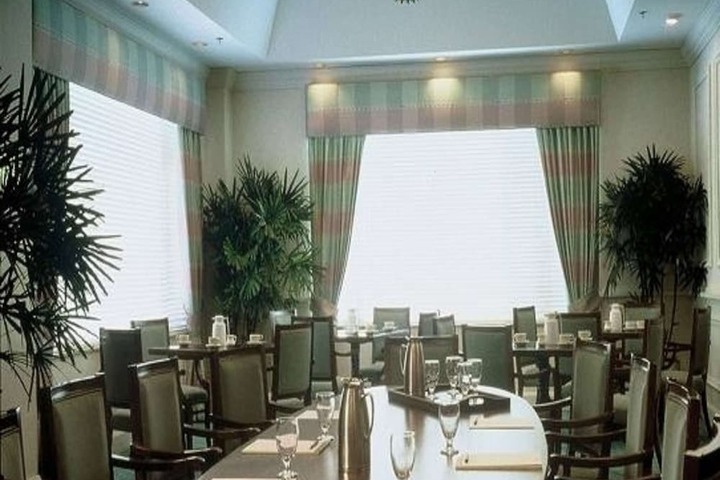 Sea View Hotel Bal Harbour, on the Ocean
