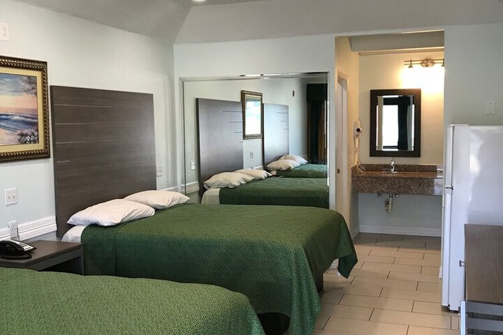 Room 18 of 26