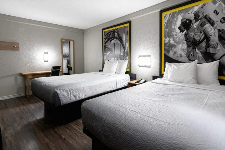 Super 8 by Wyndham Nacogdoches Near University