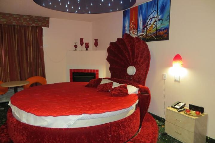 Crystal Star Inn Edmonton Airport