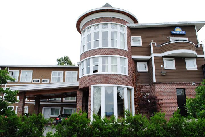Hotel 3 of 67