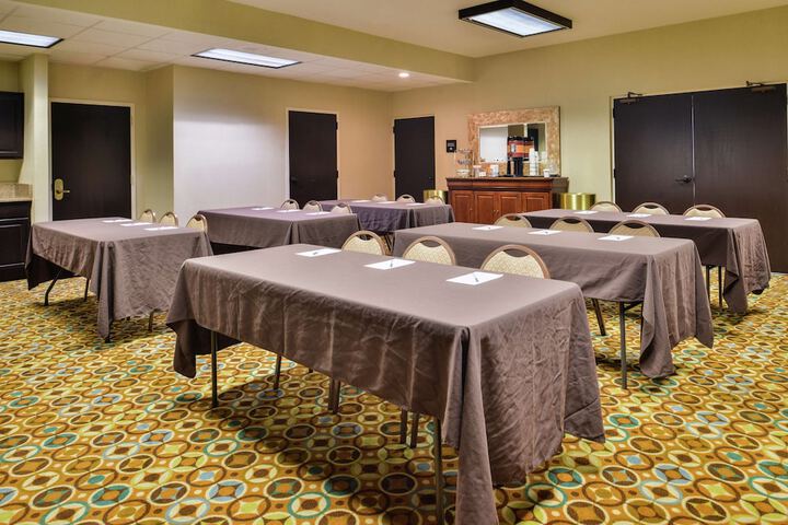 Hampton Inn Staunton