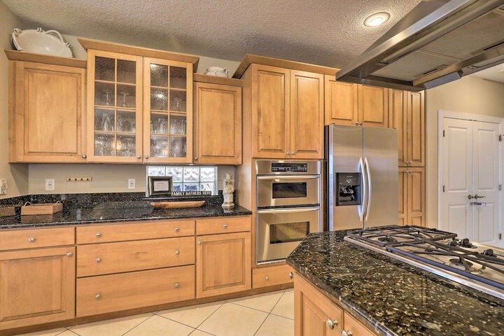 Waterfront Gem w / Pool & Dock in Apollo Beach