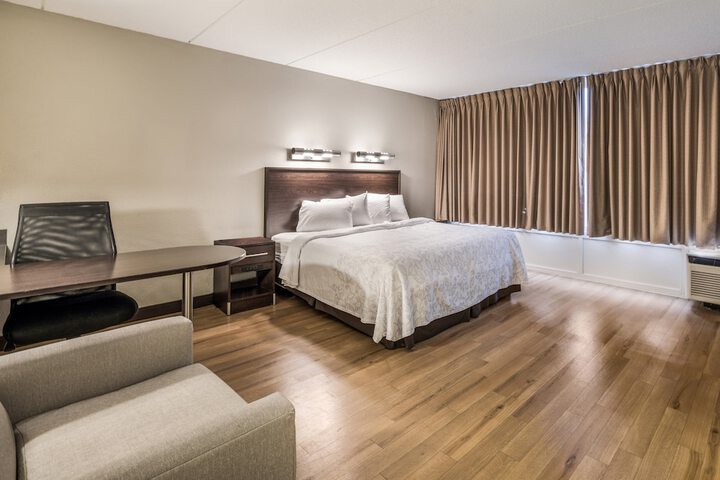 Room 17 of 33