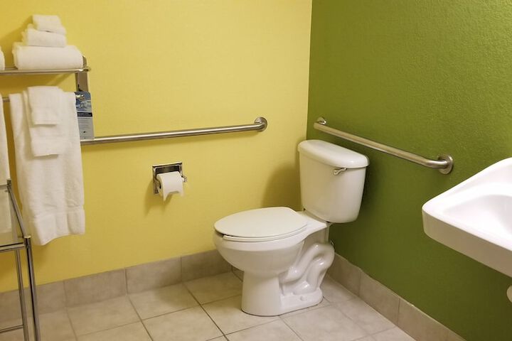 Room 17 of 26