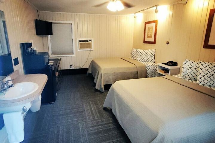 Evergreen Inn