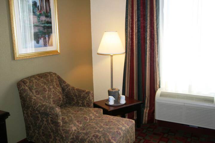 Room 34 of 48