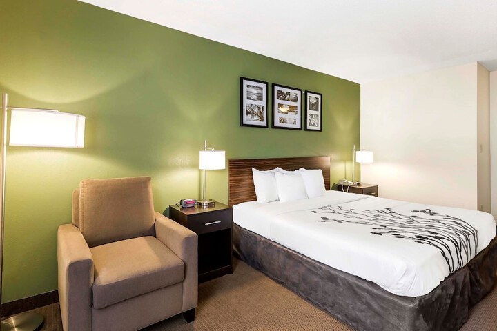 Room 14 of 27