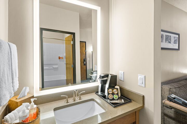Room 34 of 80