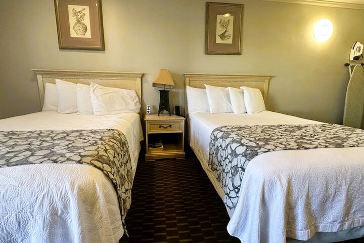Room 10 of 17