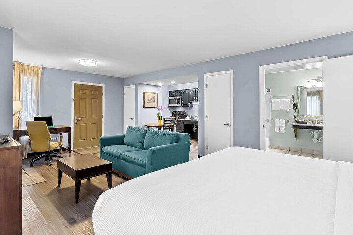 Room 35 of 38