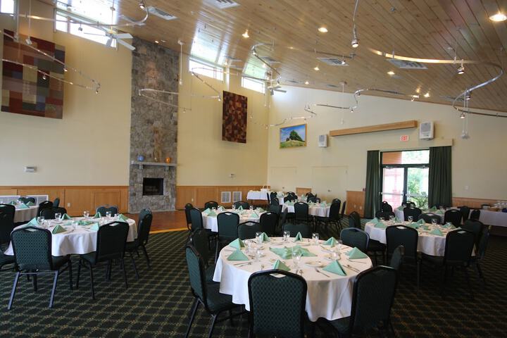Ballroom/Hall 147 of 191