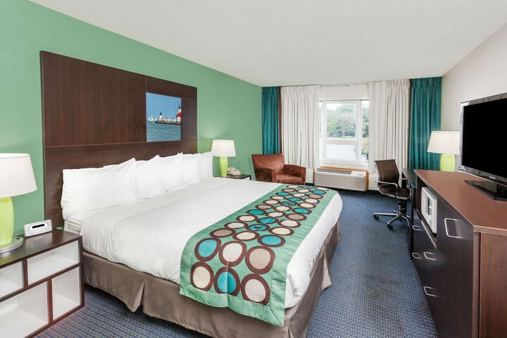Super 8 by Wyndham Stevensville / St. Joseph