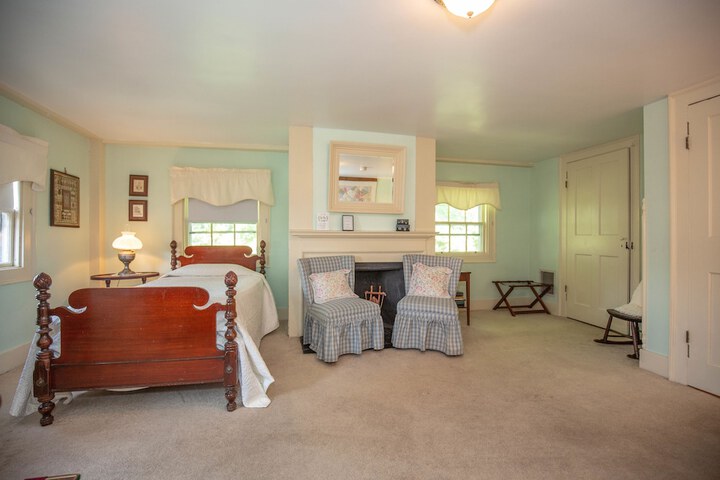 Room 53 of 115