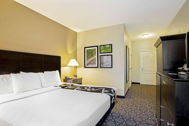 Room 19 of 37