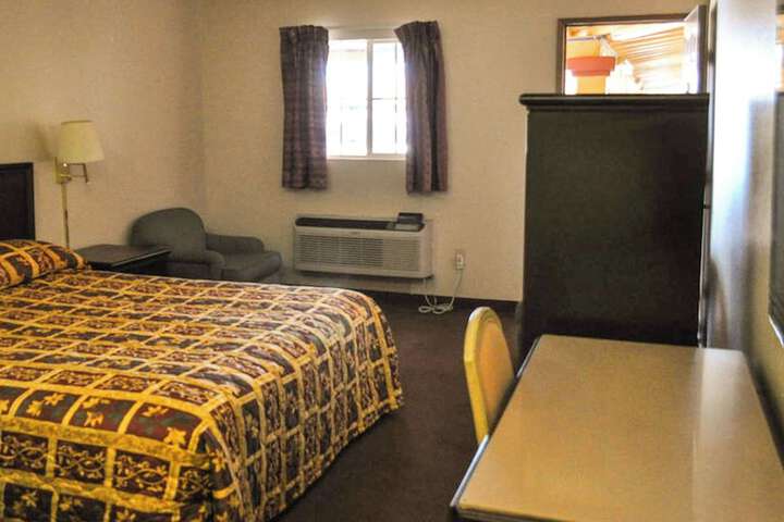 California Suites Motel