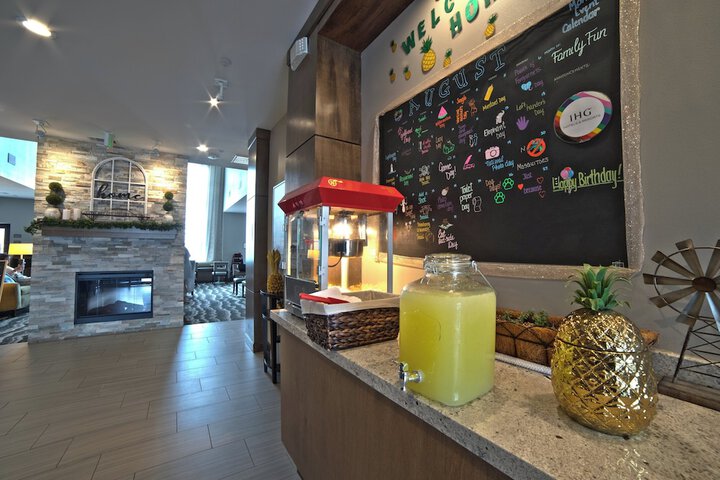 Staybridge Suites Houston - Humble Beltway 8 E by IHG