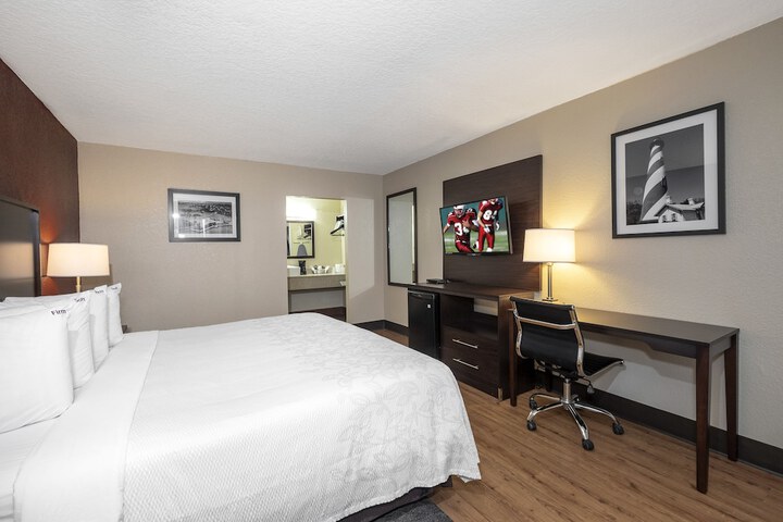 Room 34 of 39
