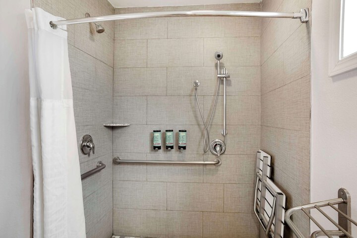 Room 8 of 29