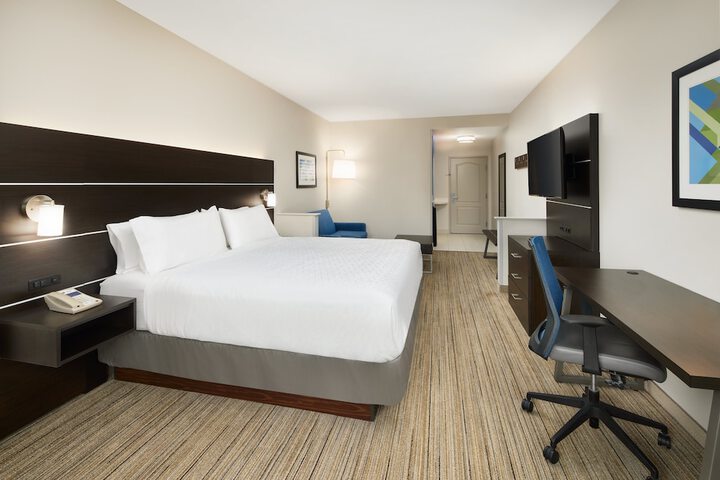 Room 12 of 43