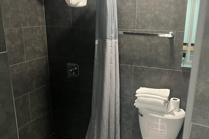 Room 15 of 25