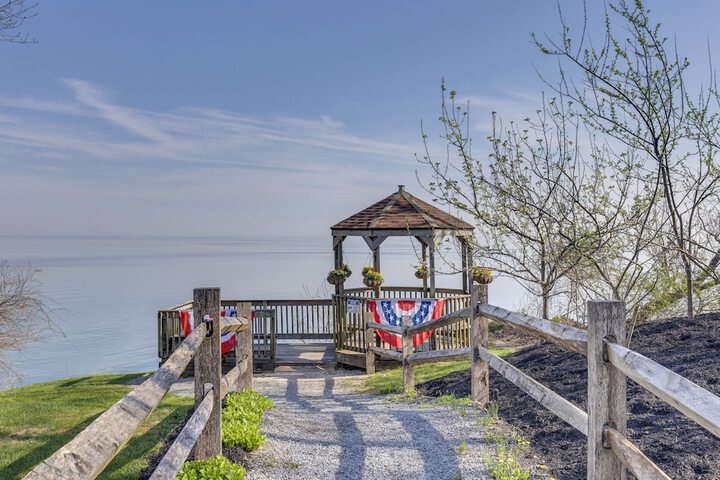 Amazing Rocky Point Retreat Overlooking the Sound!