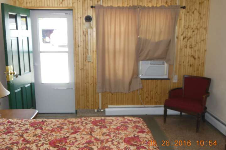 Room 64 of 98