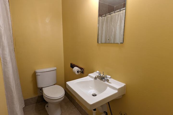 Room 9 of 12