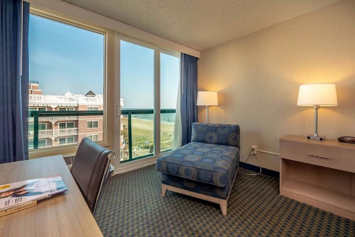 Atlantic Sands Hotel & Conference Center