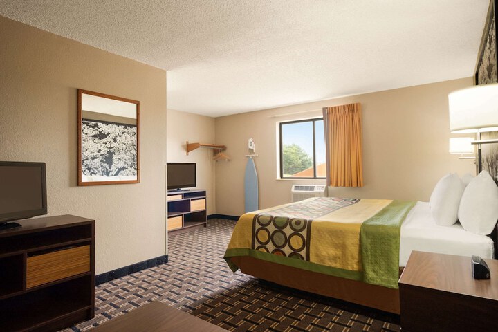 Room 19 of 28