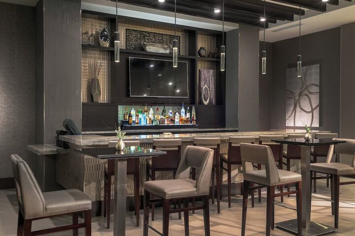 Courtyard by Marriott Edgewater NYC Area
