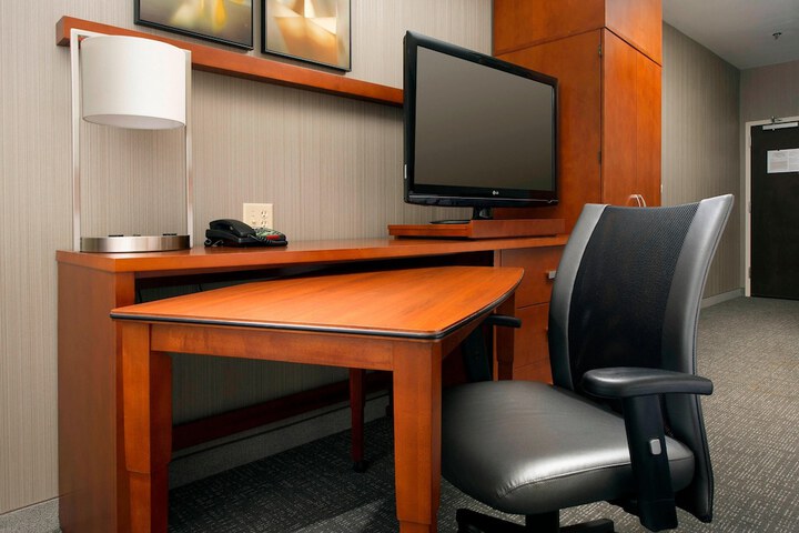 Room 15 of 28