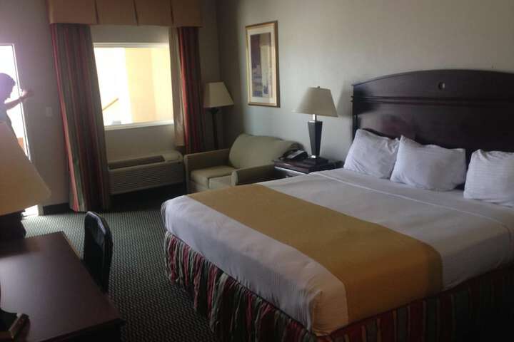 Room 11 of 25