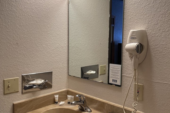 Room 14 of 50
