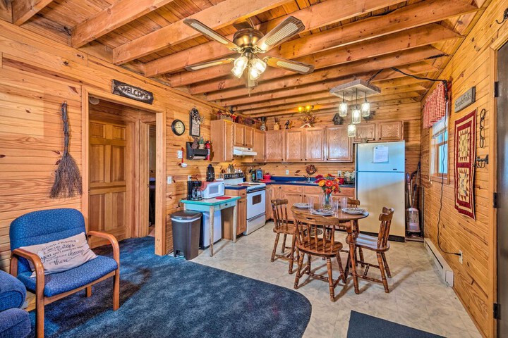 Quiet & Private Cabin 5 Mi to Dale Hollow Lake!