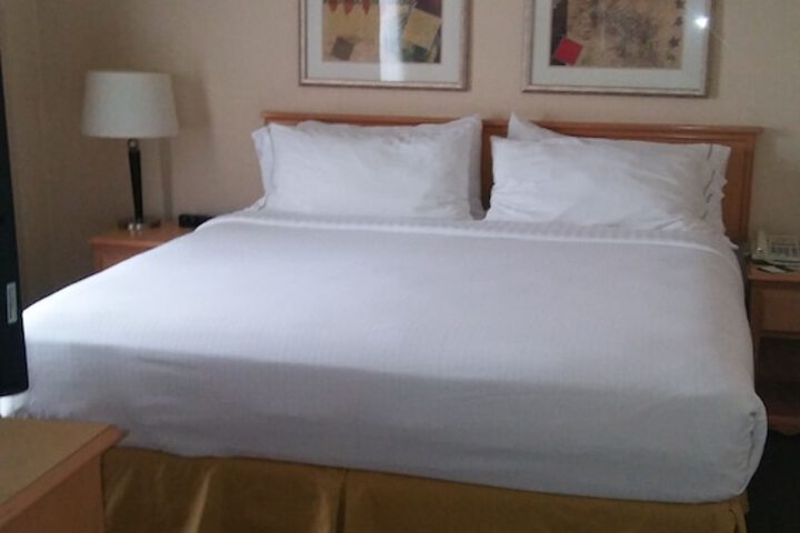 Room 18 of 37