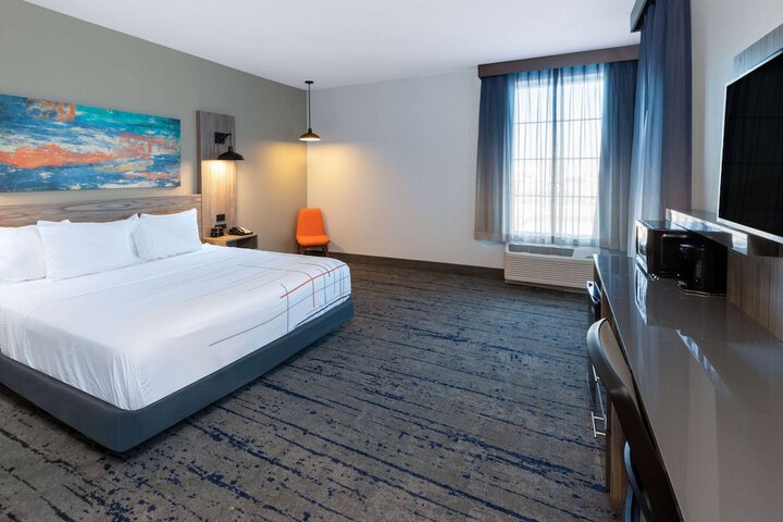 Room 16 of 37