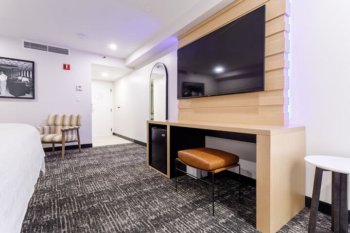 Room 30 of 52