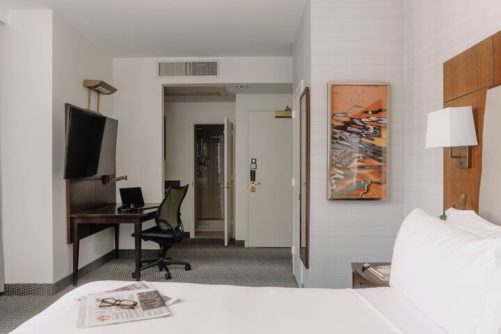 Room 30 of 43