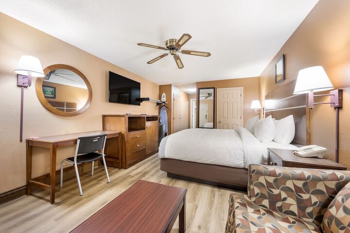 Room 13 of 41