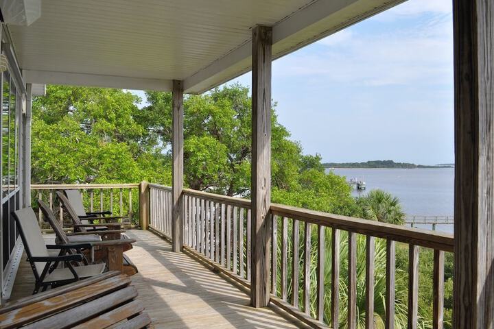 Seahorse Landing