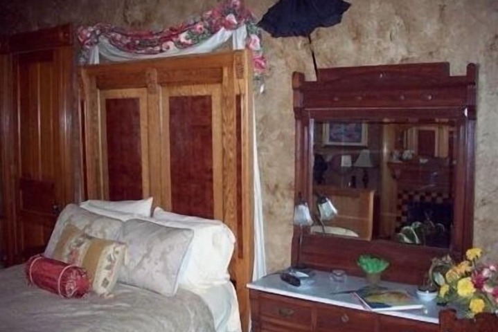 Room 46 of 87