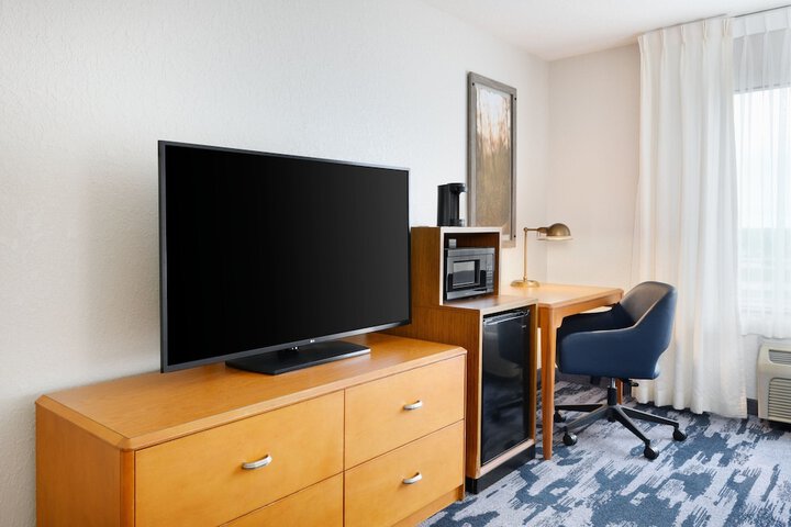 Room 26 of 33