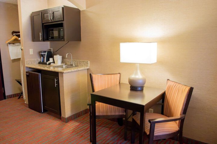 Country Inn & Suites by Radisson Garden City, KS
