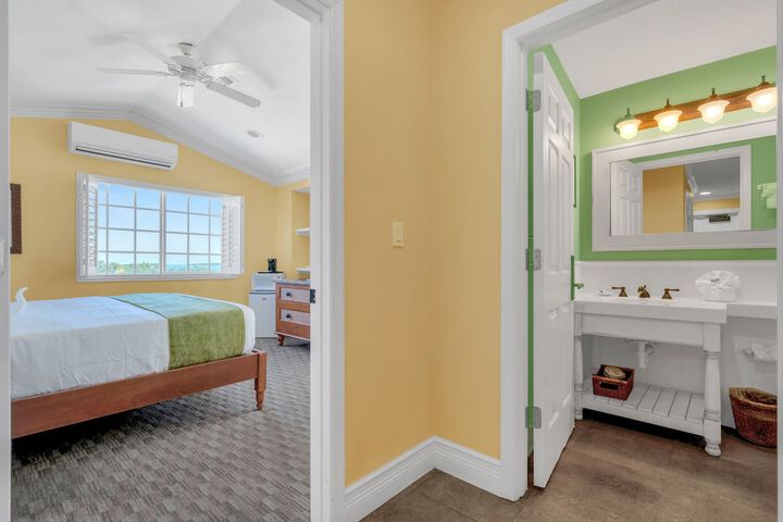 Room 66 of 103