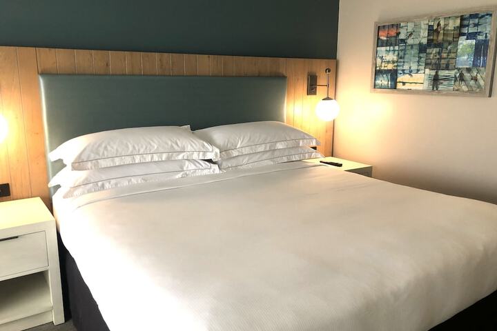 Room 42 of 71