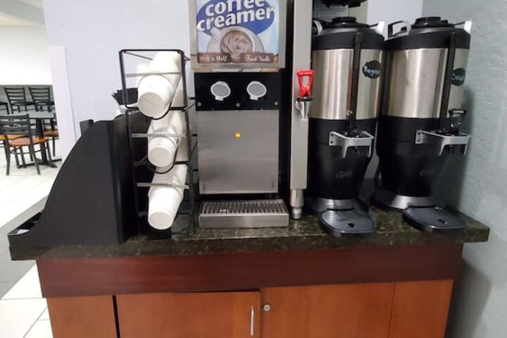 Breakfast/Coffee Service 24 of 28