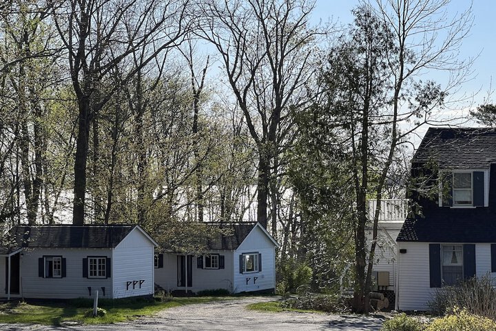 High Tide Inn
