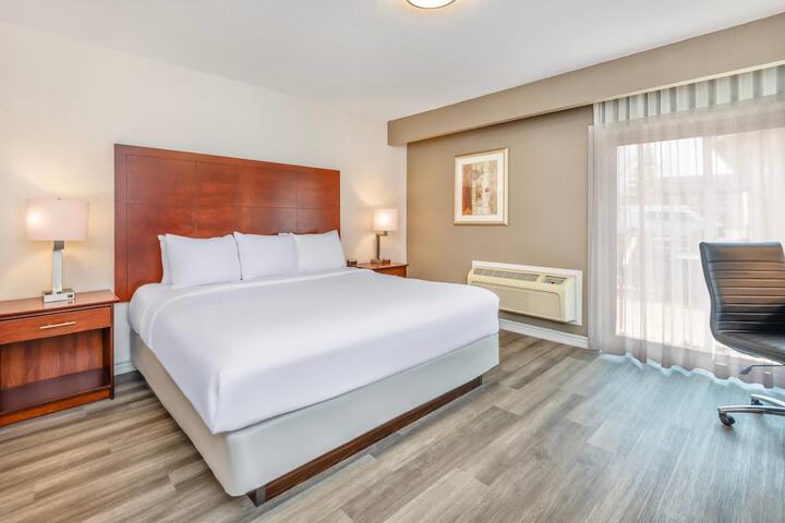Comfort Inn & Suites Thousand Islands Harbour District